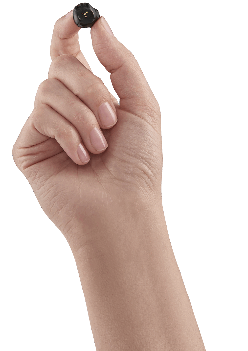 Mão segurando um pequeno aparelho auditivo preto, representando as soluções discretas e eficazes do Instituto do Ouvido.